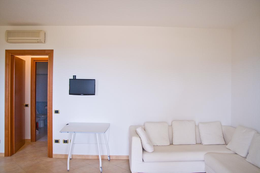 I Mirti Di Porto Pozzo Apartment Екстериор снимка